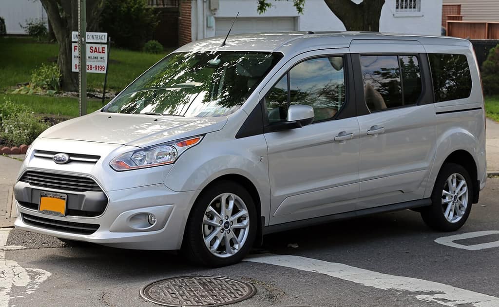 Ford Tourneo Connect 2 fotoğrafı