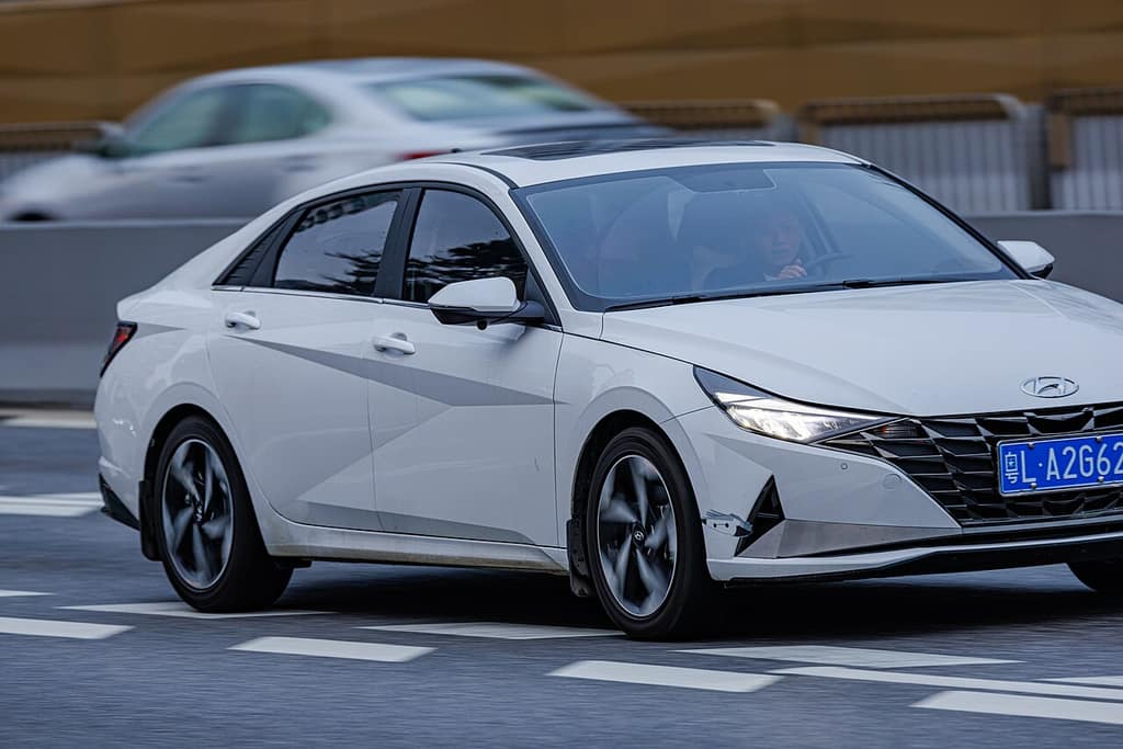 Hyundai Elantra 7 fotoğrafı