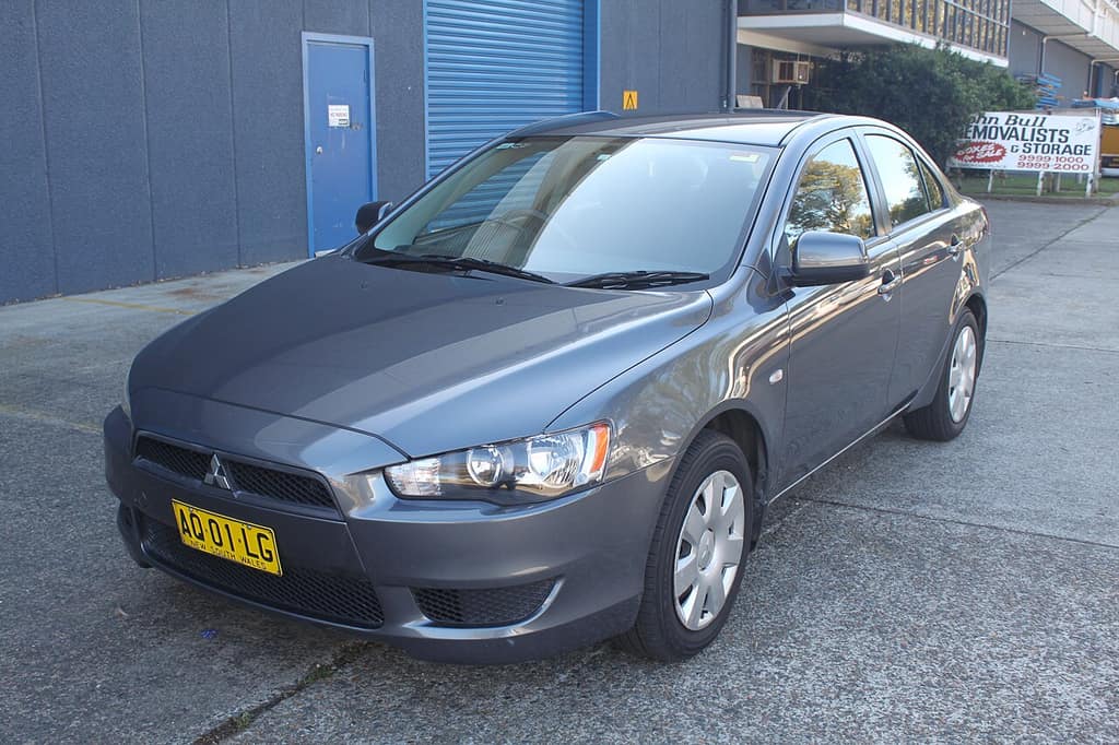 Mitsubishi Lancer 10 fotoğrafı