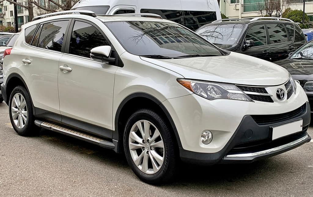 Toyota RAV4 4 fotoğrafı