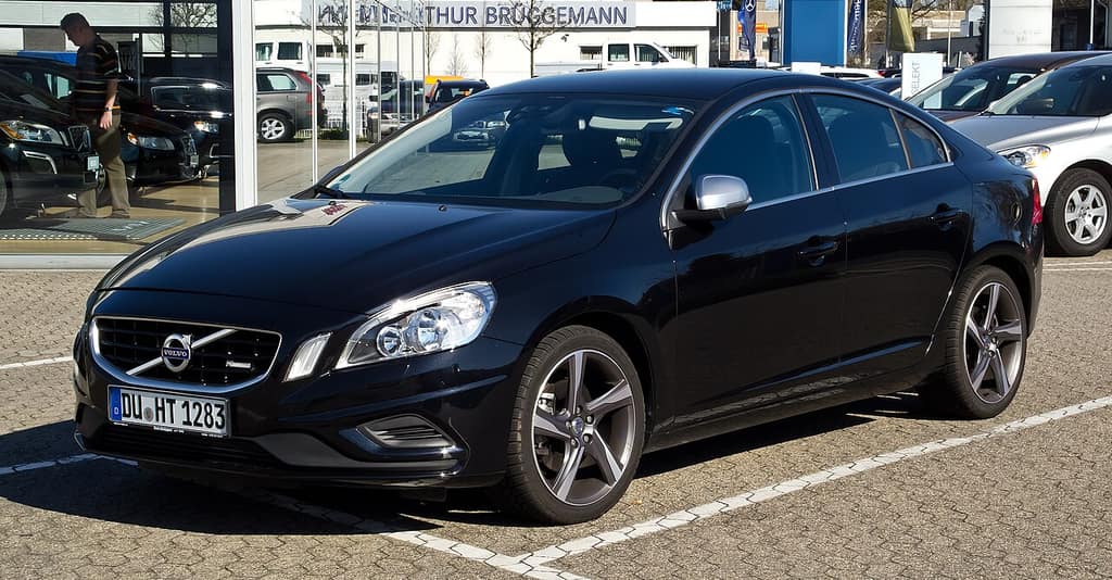 Volvo S60 2 fotoğrafı